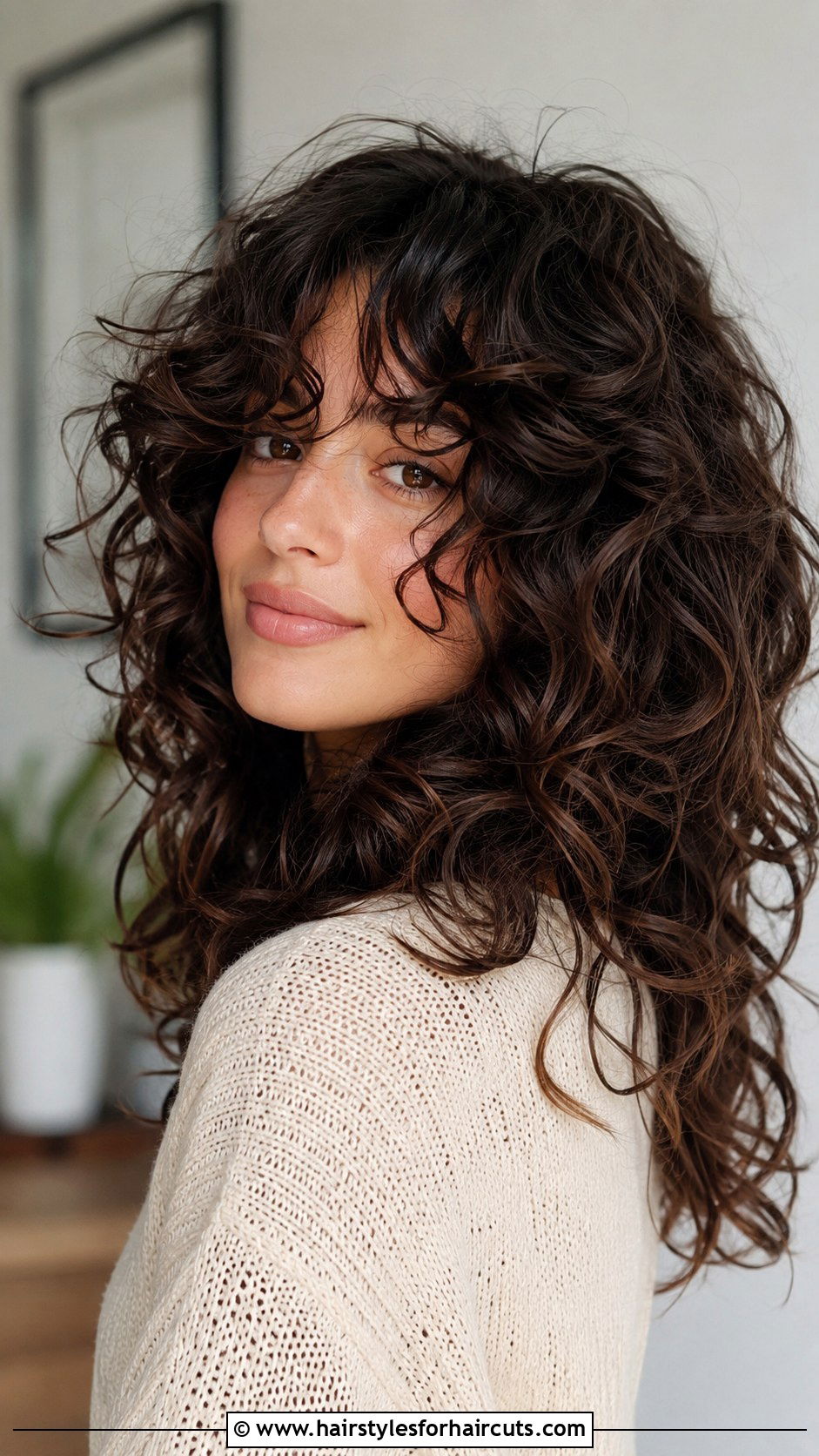 Layered Medium Curly Hair - 25 curly hairstyles for girls with medium hair - 25 curly hairstyles for girls with medium hair