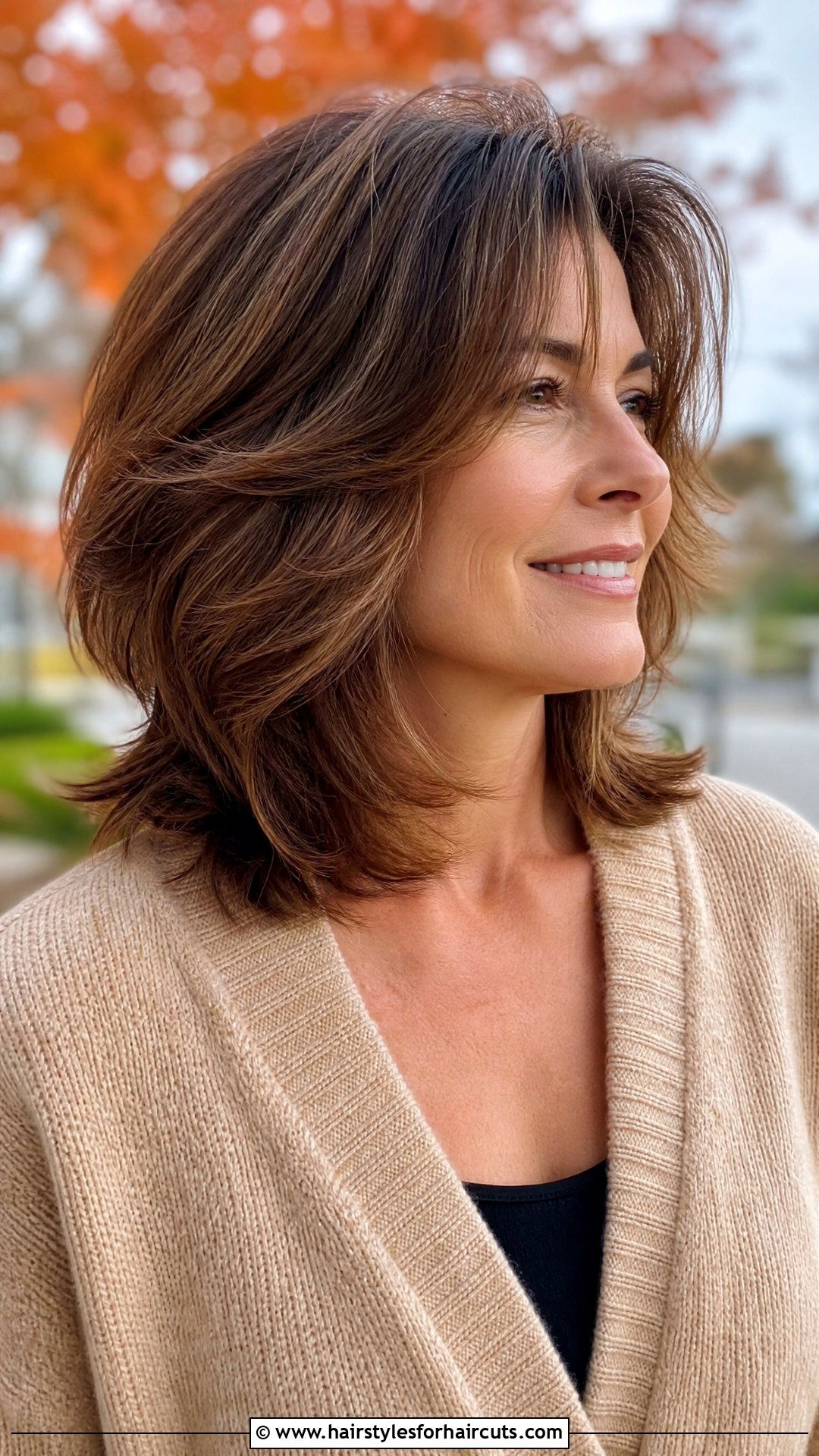 Layered Medium Haircut - 25 split ends haircuts - 25 split ends haircuts