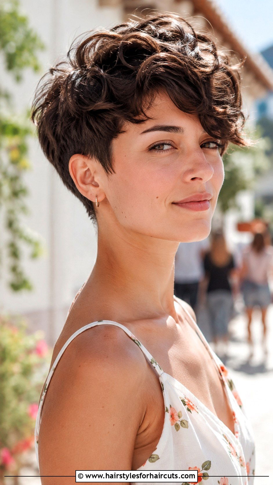 Layered Pixie Cut For Wavy Hair - 25 short haircuts for slightly wavy hair - 25 short haircuts for slightly wavy hair