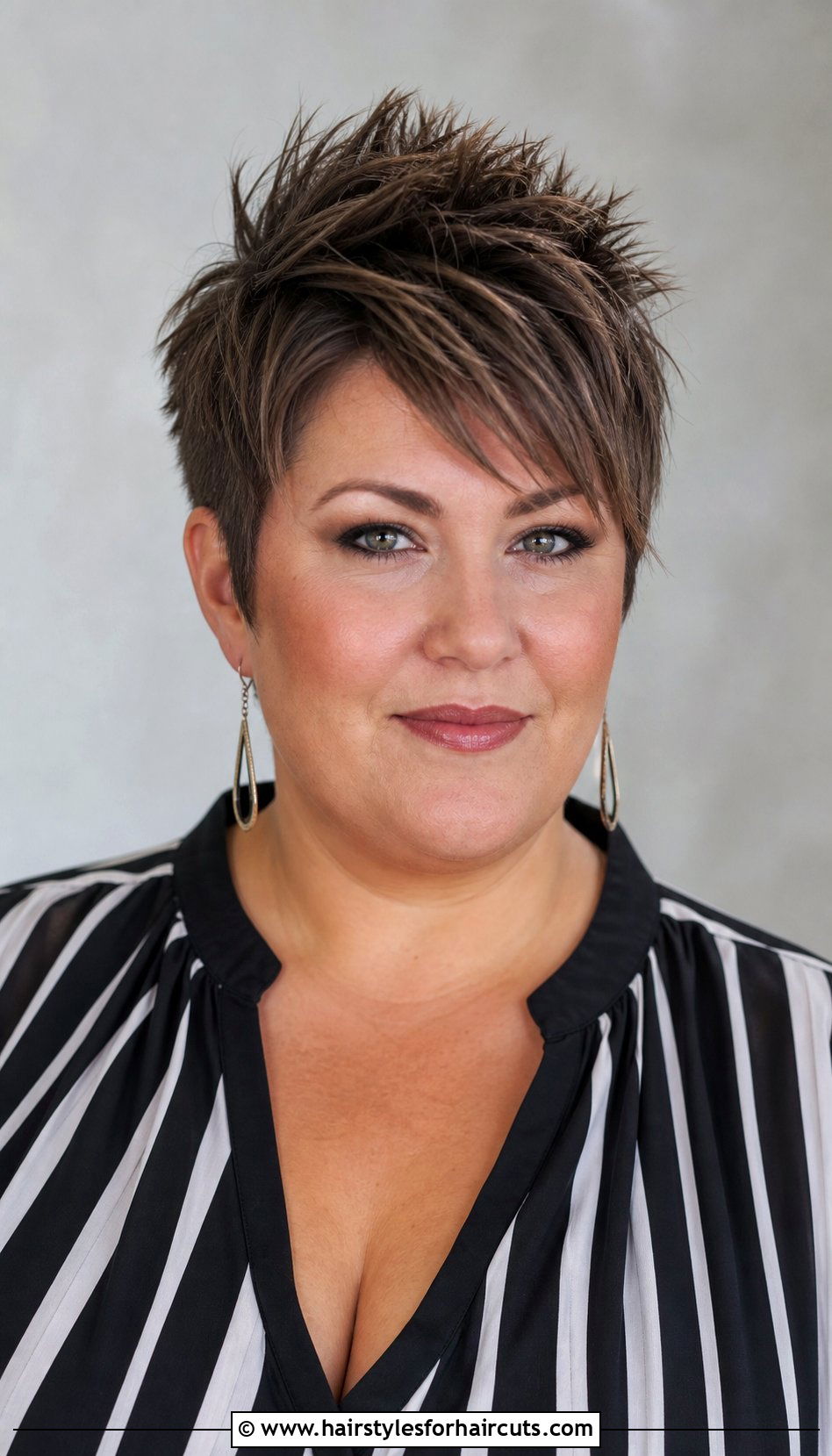 Layered Pixie Haircut - 25 haircuts for plus size women - 25 haircuts for plus size women