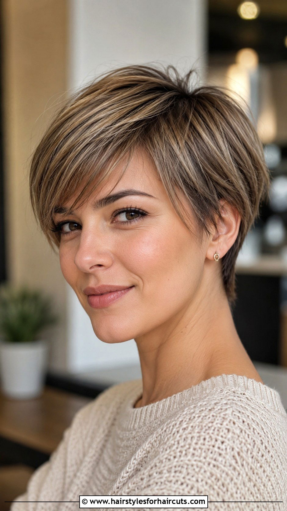 Layered Pixie Haircut With Side Bangs - 25 pixe haircuts - 25 pixe haircuts
