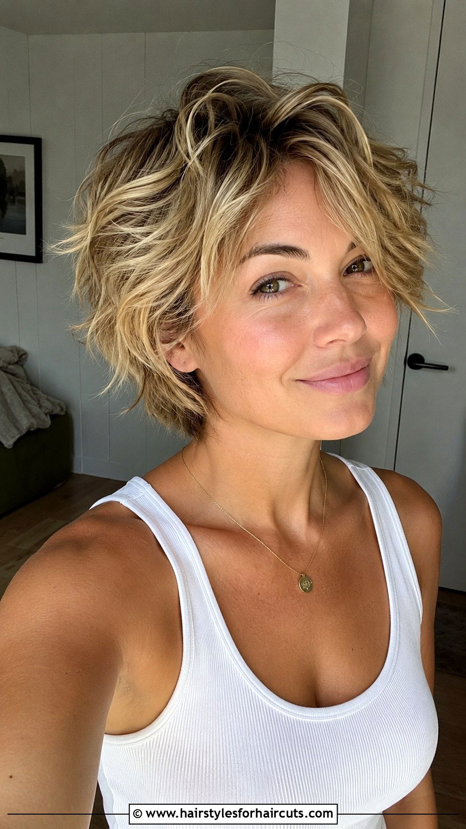 Layered Pixie With Beach Waves - 25 beach waves hairstyles short hair - 25 beach waves hairstyles short hair