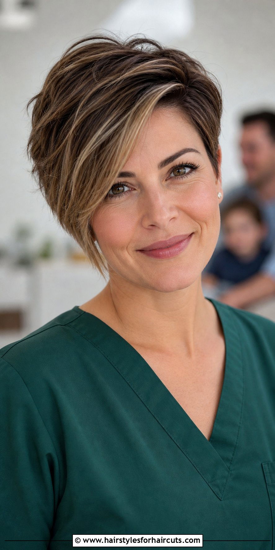Layered Pixie With Side Sweep - 25 nursing hairstyles for short hair - 25 nursing hairstyles for short hair