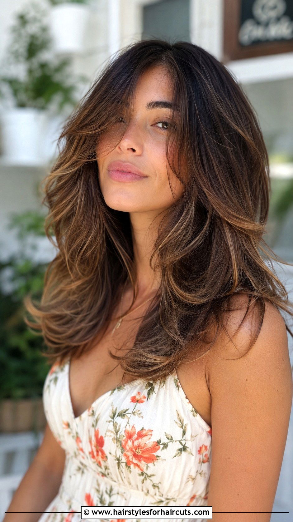 Layered Razor Cut - 25 hairstyles for thick hair and round face - 25 hairstyles for thick hair and round face