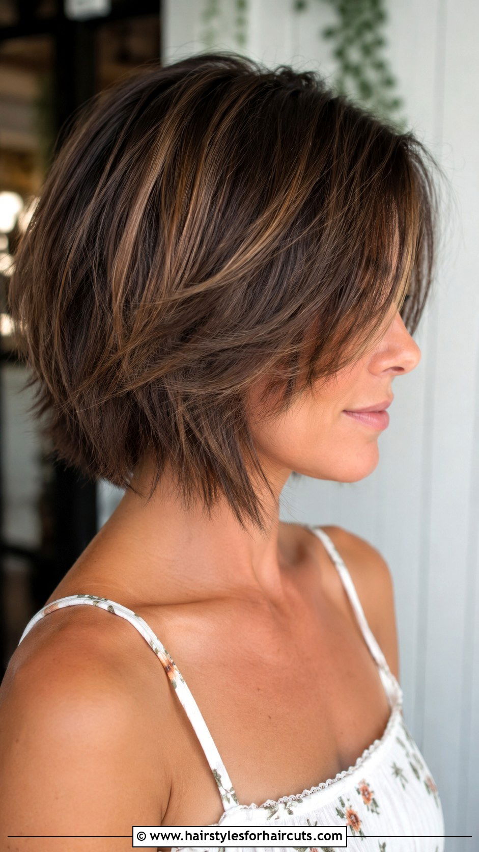 Layered Razor Cut Bob - 25 haircuts for square face female - 25 haircuts for square face female