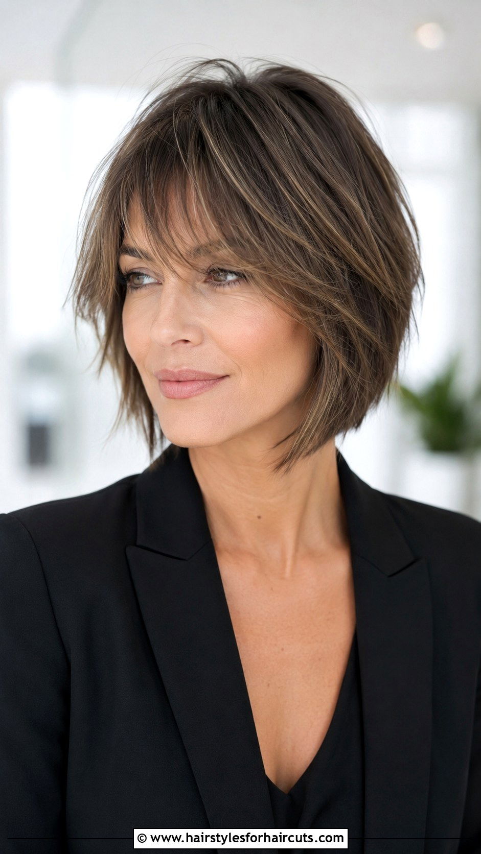 Layered Razored Bob With Side Bangs - 25 layered hairstyles with bangs - 25 layered hairstyles with bangs