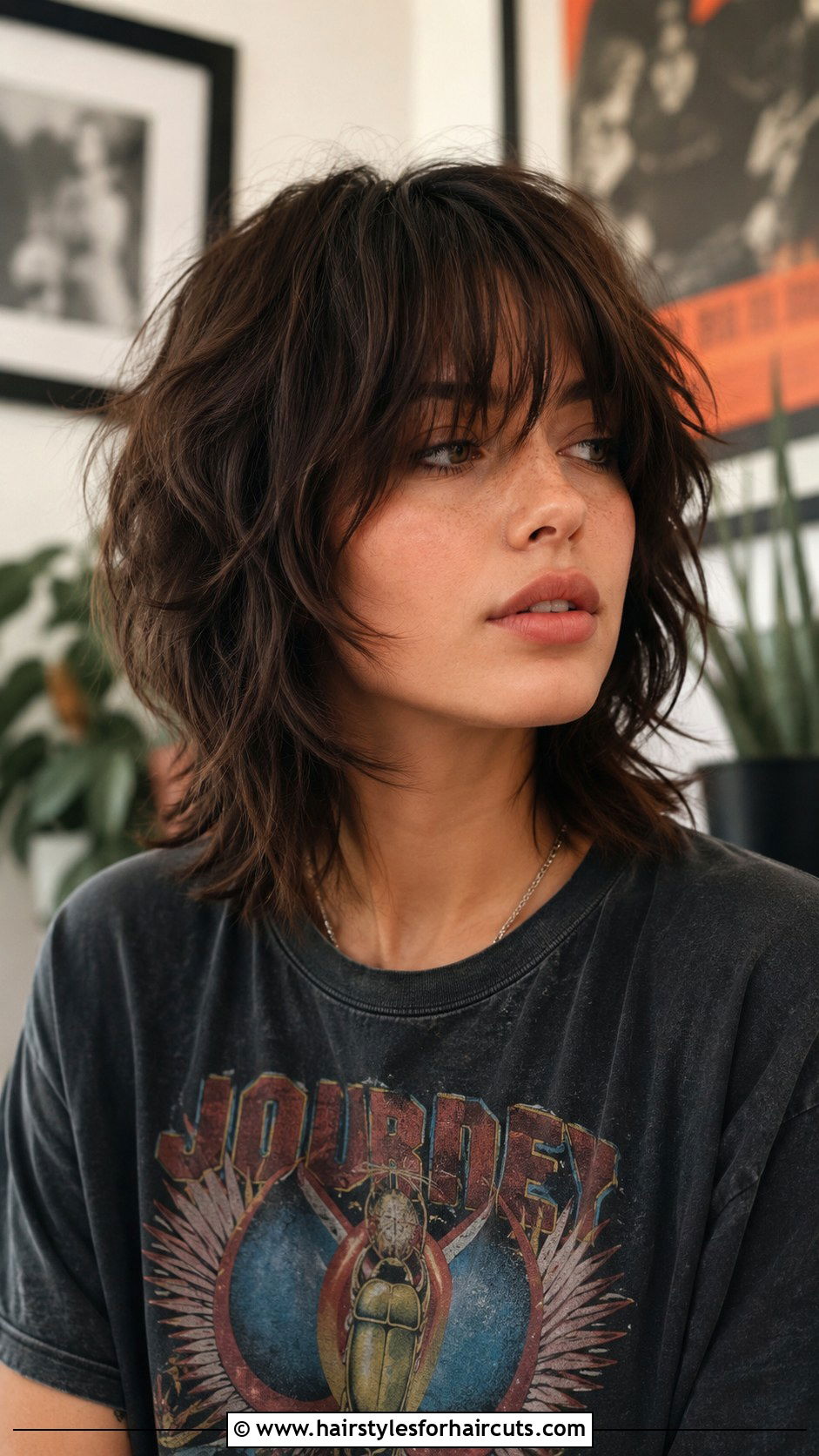 Layered Shaggy Bob - 25 hairstyles for thin hair older women - 25 hairstyles for thin hair older women