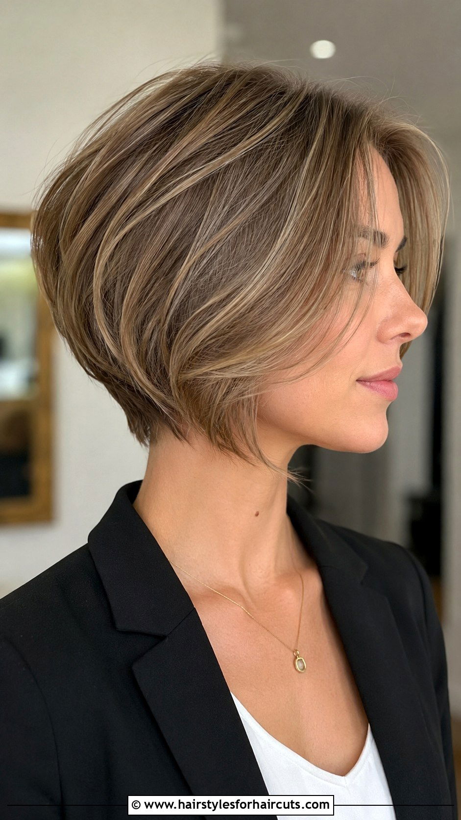Layered Short Bob - 25 short haircuts for 2b hair - 25 short haircuts for 2b hair