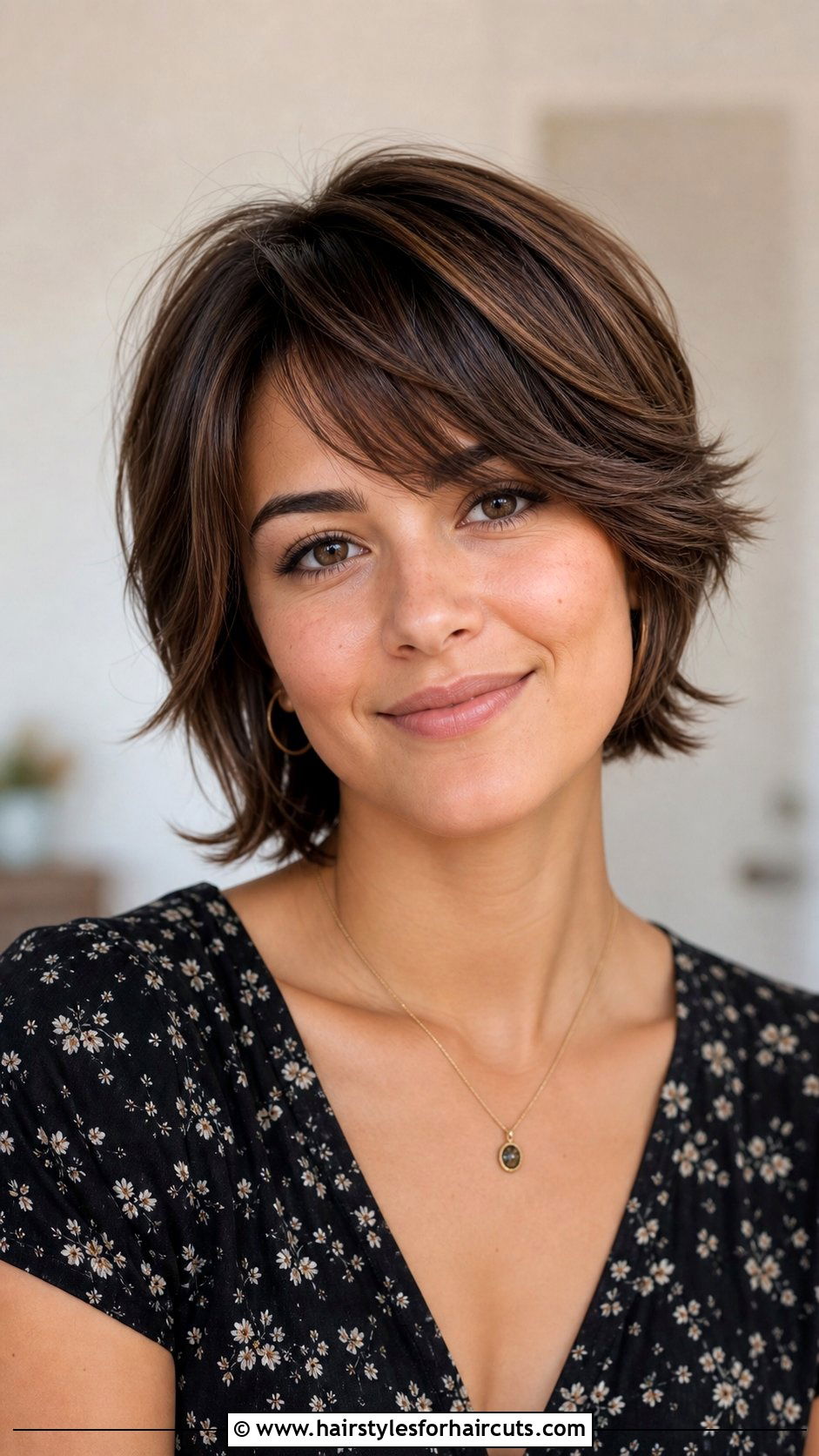 Layered Short Hair With Side Swept Bangs - 25 quince hairstyles for short hair - 25 quince hairstyles for short hair