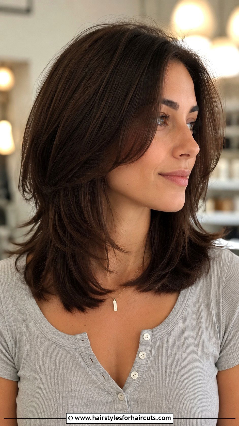 Layered Shoulder Length Cut - 25 body haircuts - 25 body haircuts