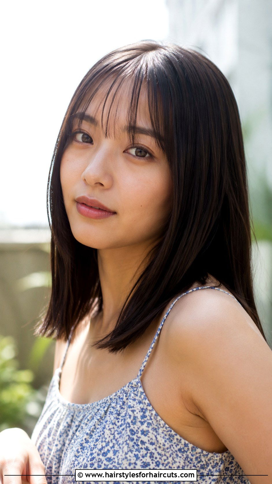 Long Blunt Cut With See Through Bangs - 25 haircuts for long hair no layers - 25 haircuts for long hair no layers