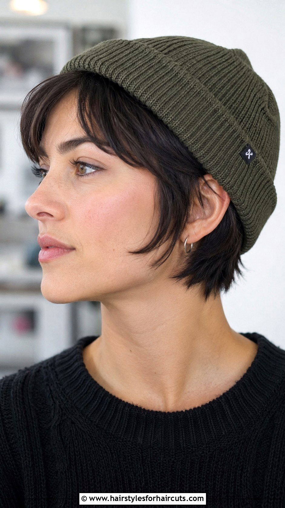 Long Bob With Curtain Bangs - 25 best haircuts for postpartum hair loss - 25 best haircuts for postpartum hair loss