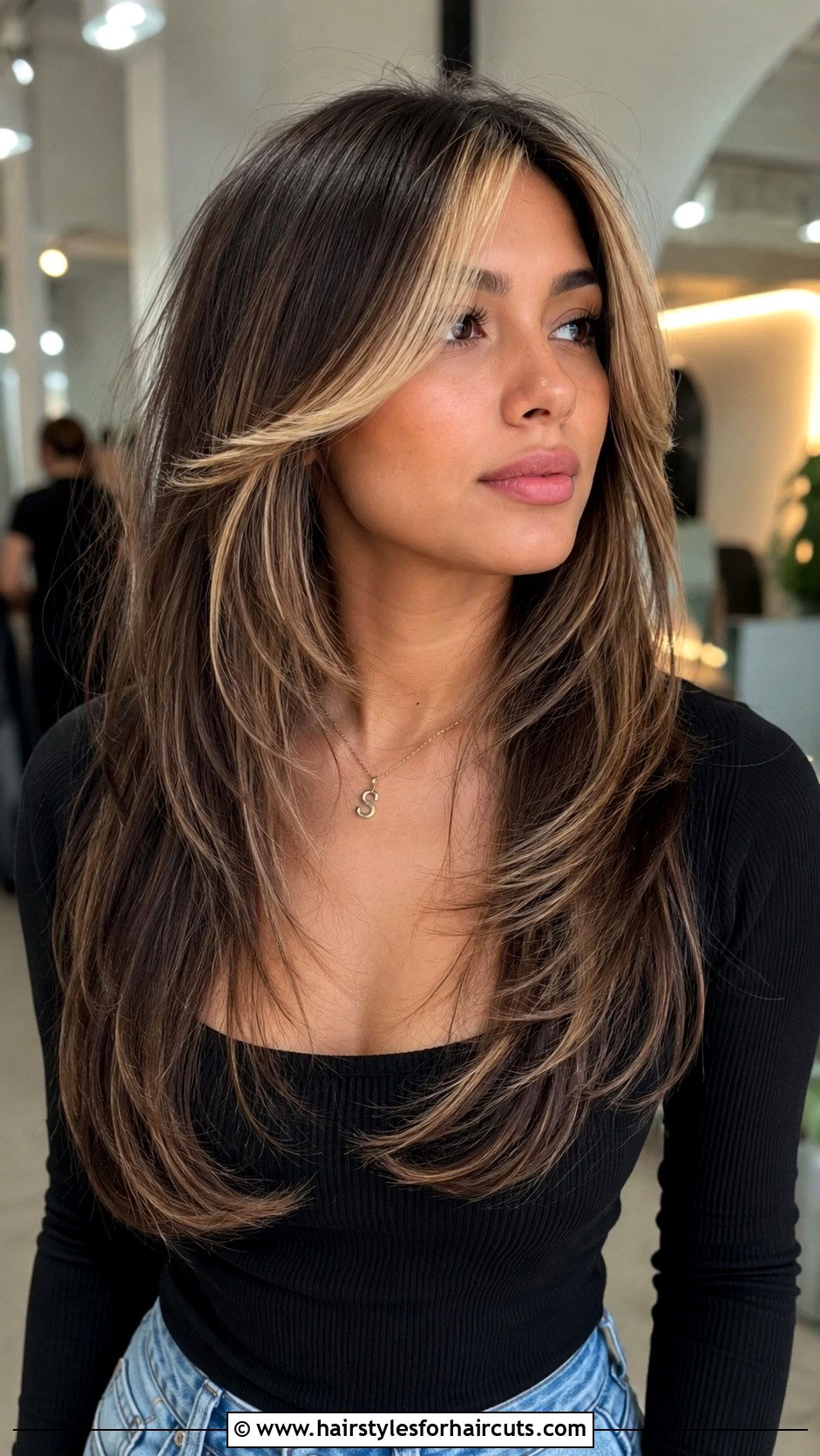 Long Butterfly Haircut With Balayage - 25 butterfly haircuts with long hair - 25 butterfly haircuts with long hair