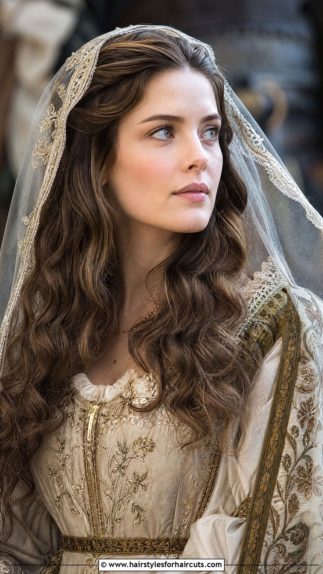 Long Hair Renaissance Style With Veil - 25 long hair renaissance hairstyles - 25 long hair renaissance hairstyles