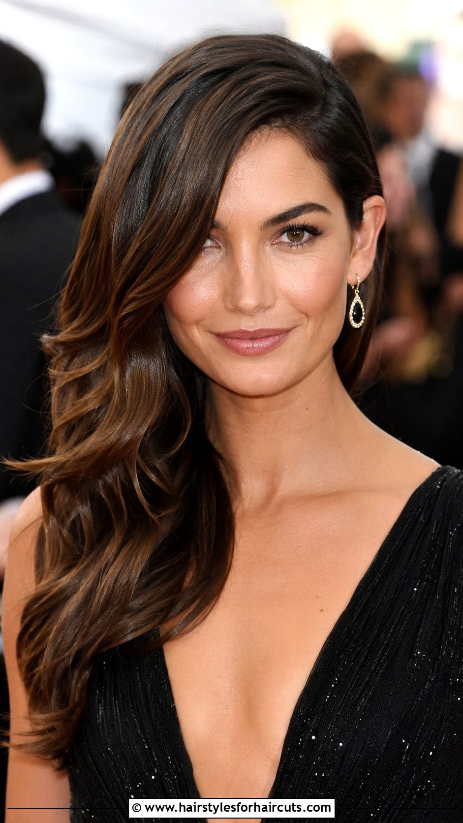 Long Haircut With Deep Side Part - 25 best haircuts for long thick wavy hair - 25 best haircuts for long thick wavy hair