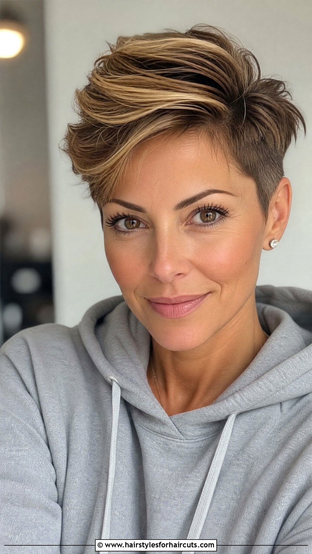 Long Pixie Cut - 25 haircuts calender - 25 haircuts calender