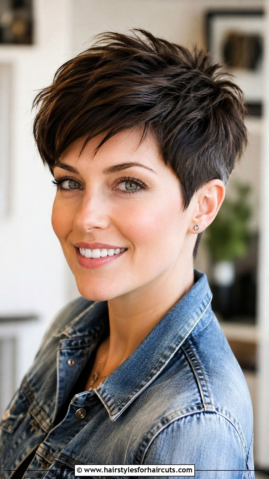 Long Pixie Cut - 25 haircuts for round faces straight hair - 25 haircuts for round faces straight hair