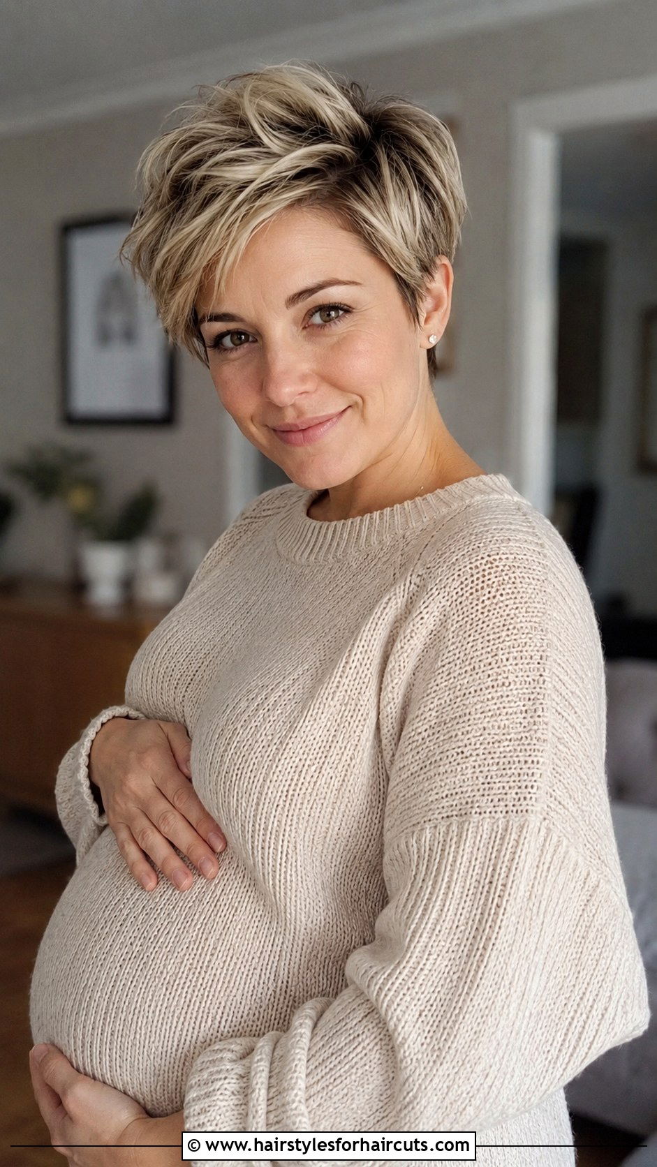 Long Pixie Cut - 25 best haircuts for pregnant woman - 25 best haircuts for pregnant woman