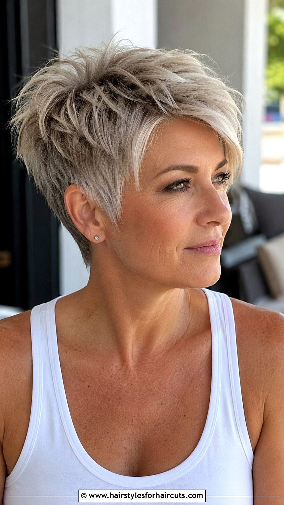Long Pixie Haircut - 25 haircuts for a round face - 25 haircuts for a round face