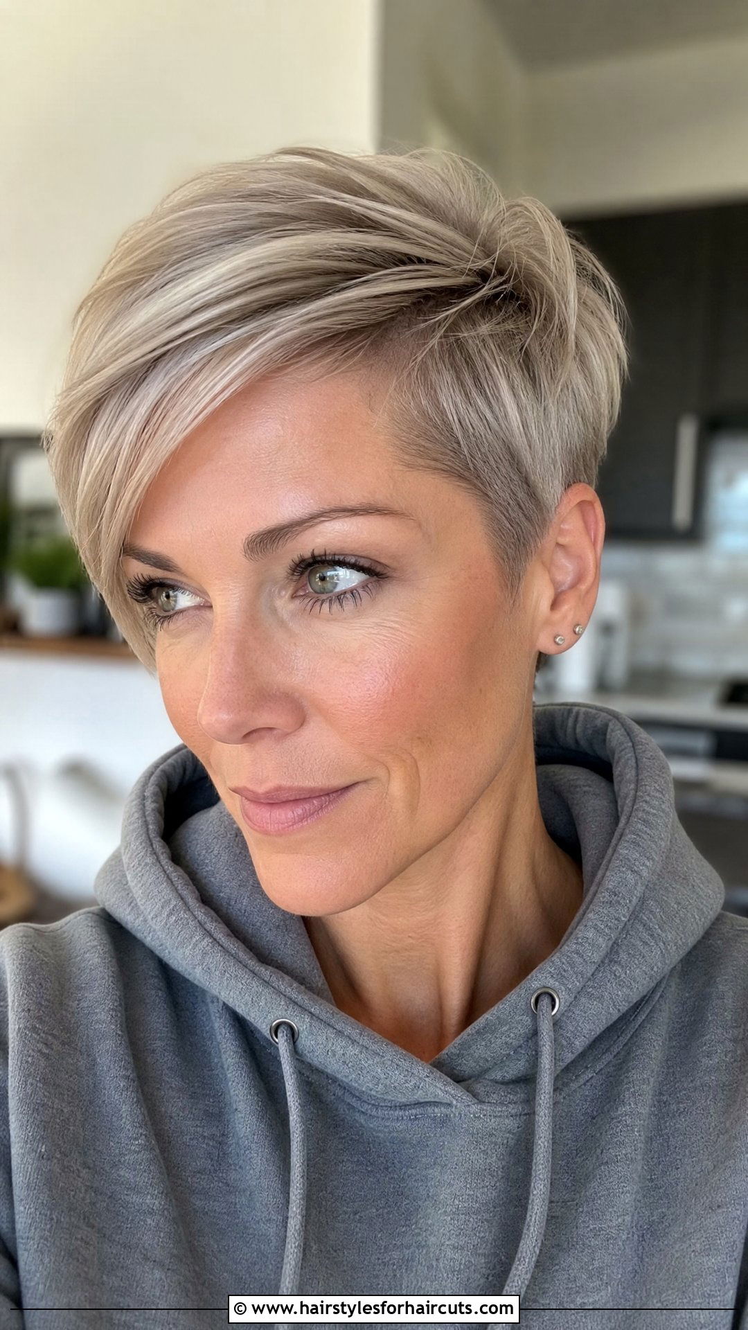 Long Pixie Medium Cut - 25 medium haircuts for women with thin hair - 25 medium haircuts for women with thin hair