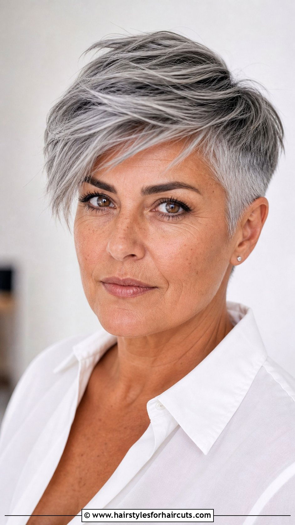 Long Pixie With Grey Layers - 25 medium length hairstyles for grey hair - 25 medium length hairstyles for grey hair