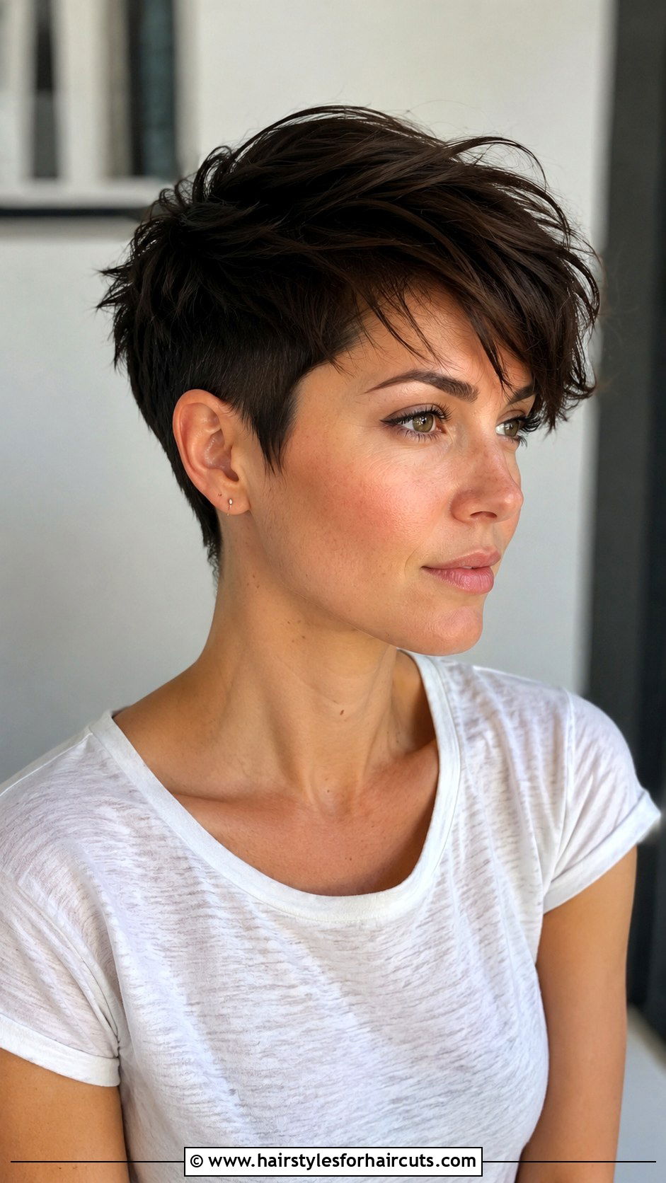Long Pixie With Layers - 25 classy hairstyles for medium hair - 25 classy hairstyles for medium hair