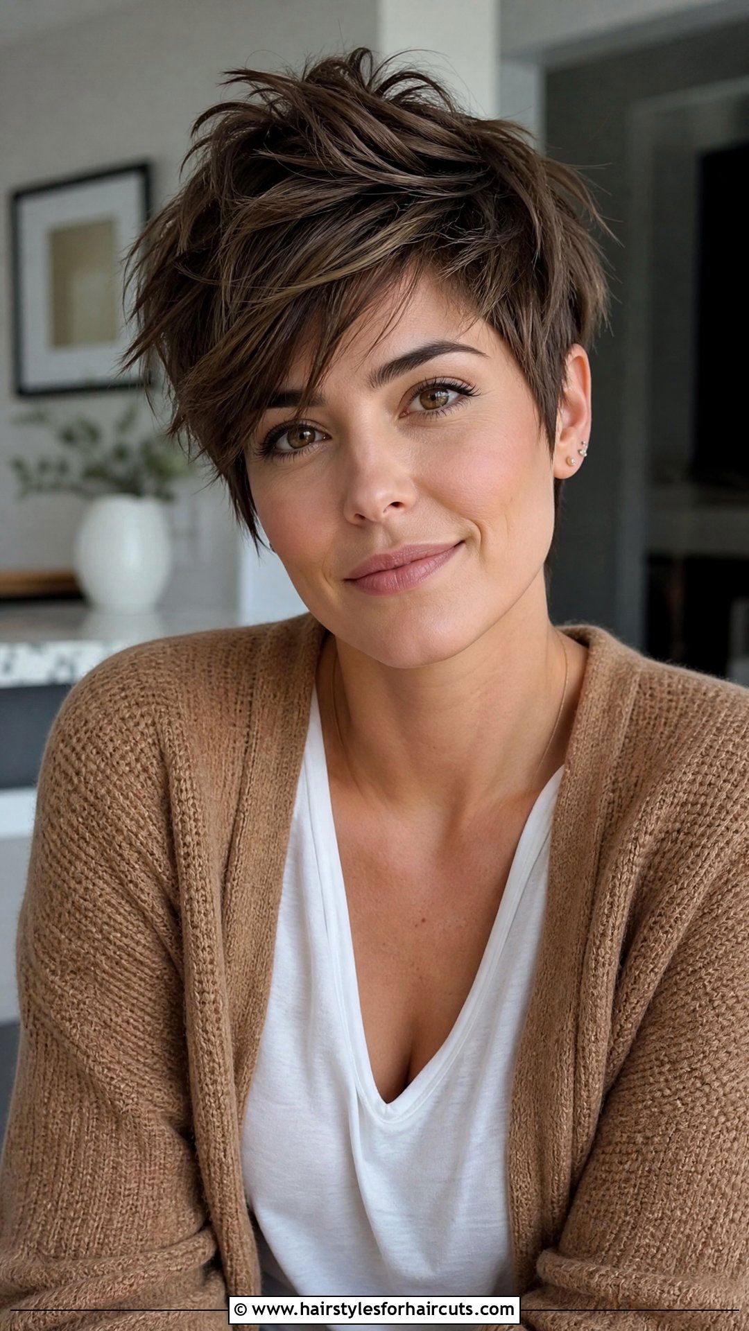 Long Pixie With Piecey Layers - 25 long pixie haircuts for thin hair - 25 long pixie haircuts for thin hair