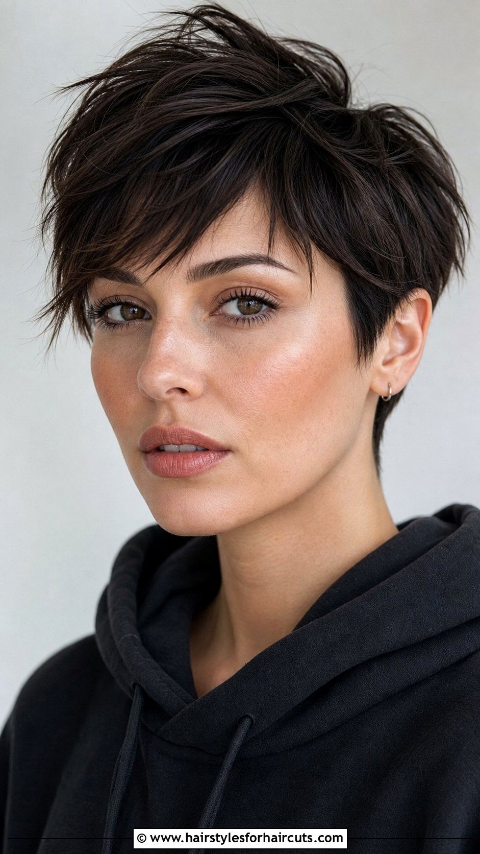 Long Pixie With Piecey Layers - 25 long pixie haircuts for fine hair - 25 long pixie haircuts for fine hair