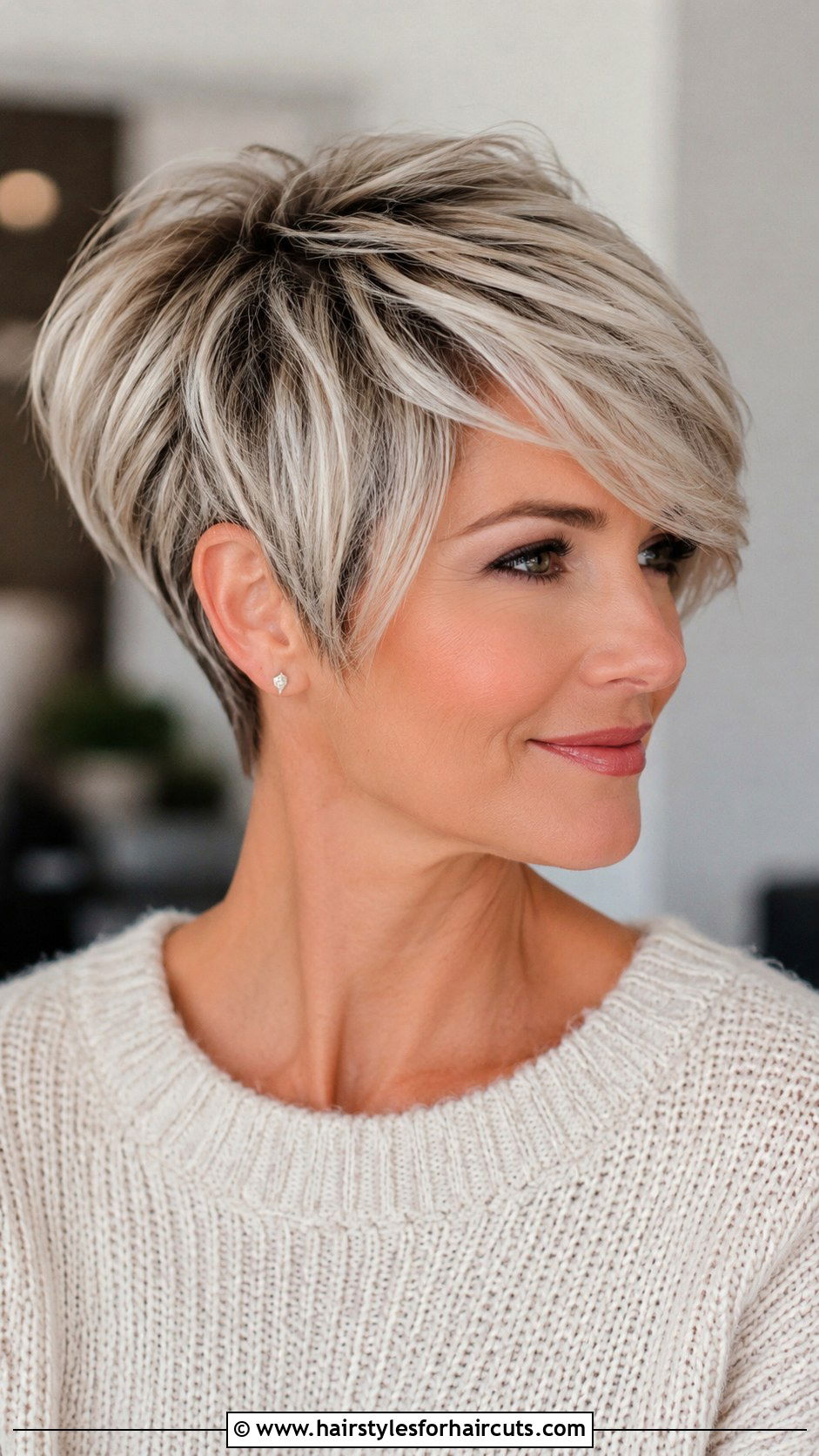 Long Pixie With Volume - 25 best haircuts for women with fine hair - 25 best haircuts for women with fine hair