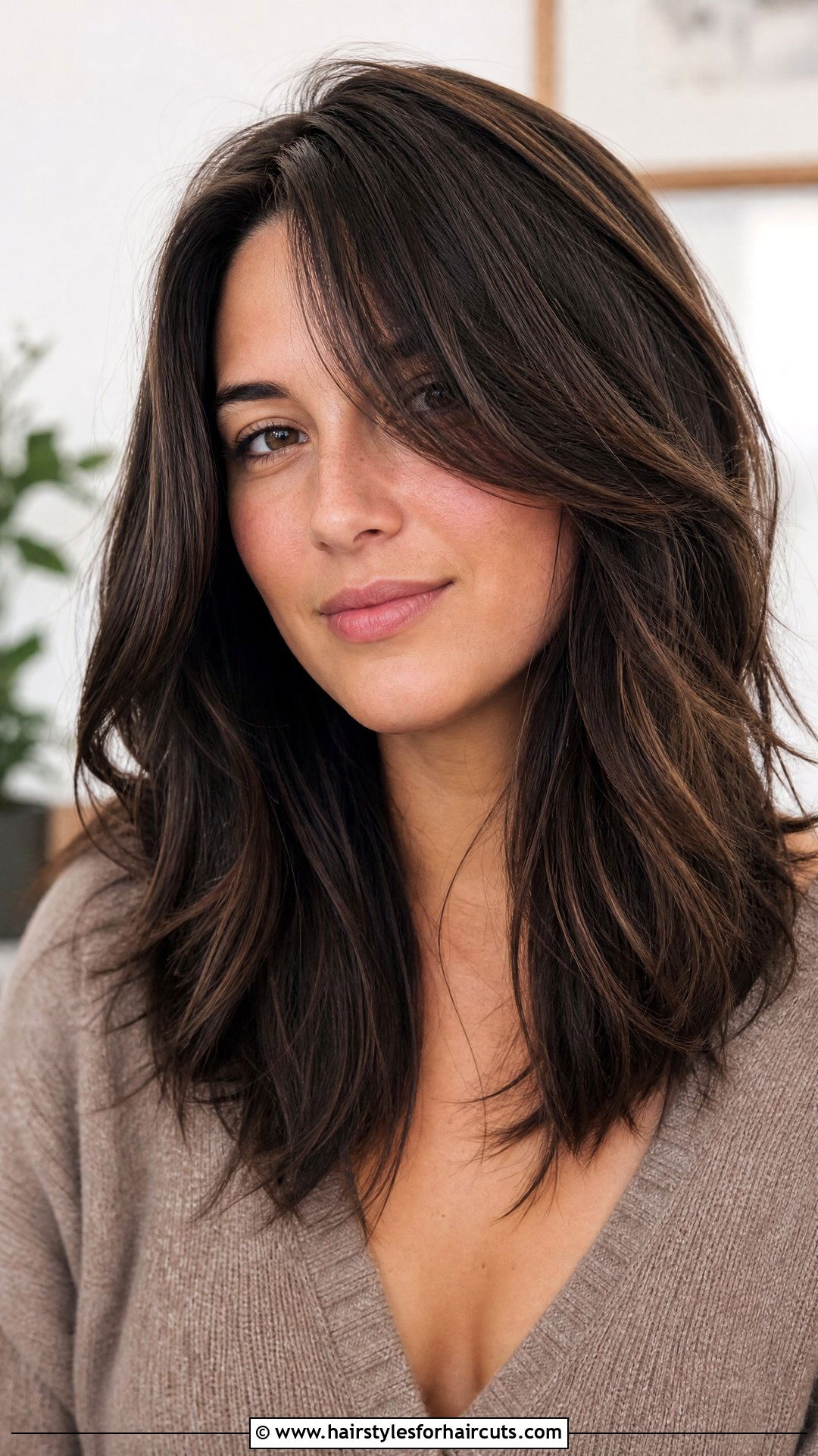 Long Shag Haircut For Round Face - 25 shaggy haircuts for long hair - 25 shaggy haircuts for long hair