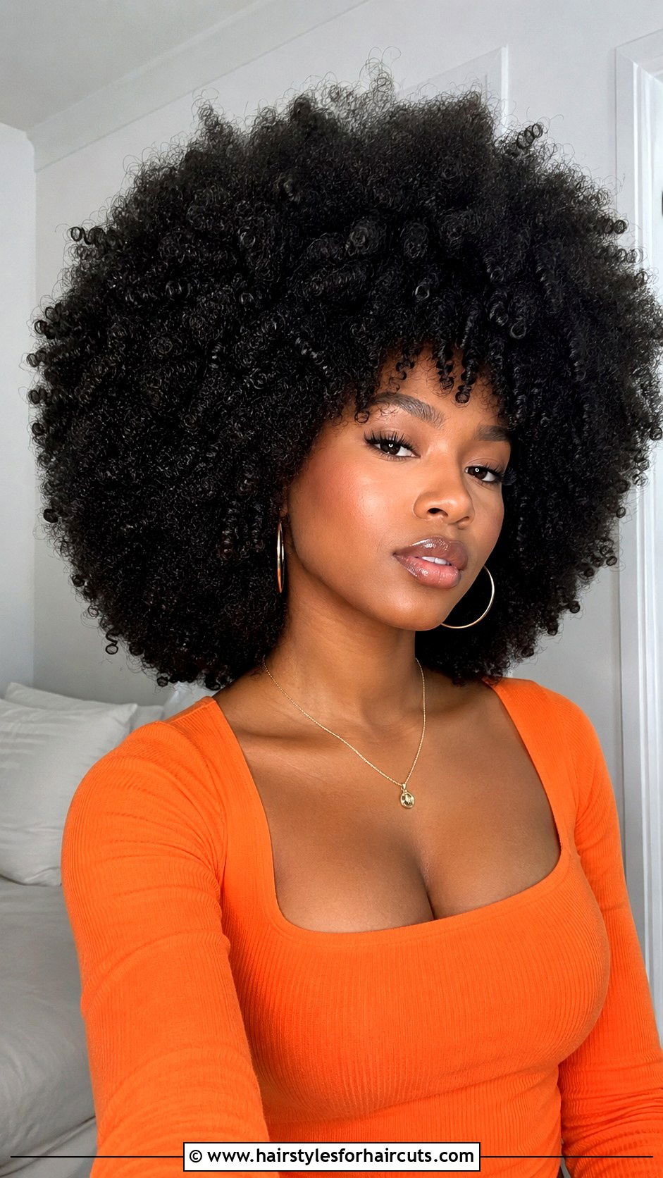 Long Straight Middle Part Baddie Hairstyle - 25 baddie hairstyles - 25 baddie hairstyles