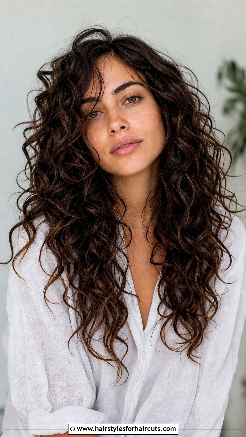 Long Textured Curly Haircut - 25 haircuts for long curly hair women - 25 haircuts for long curly hair women