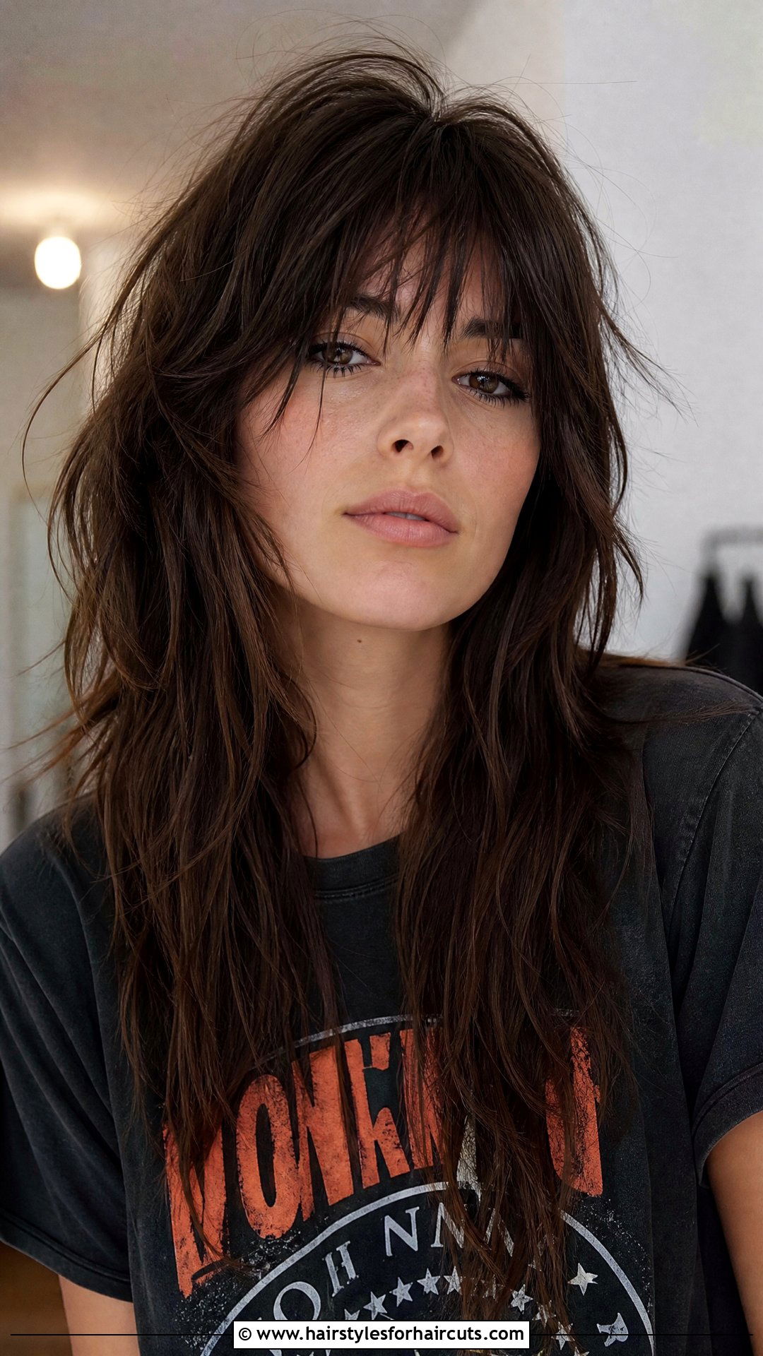Long Textured Cut With Fringe Bangs - 25 long hairstyles with bangs for thin hair - 25 long hairstyles with bangs for thin hair
