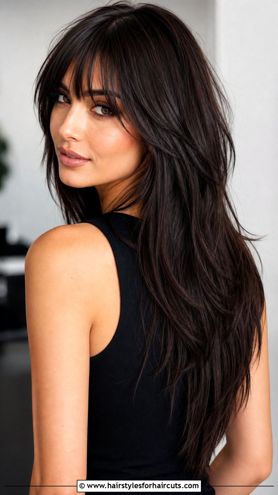 Long V Cut Hair With Textured Bangs - 25 haircuts with bangs for long hair - 25 haircuts with bangs for long hair