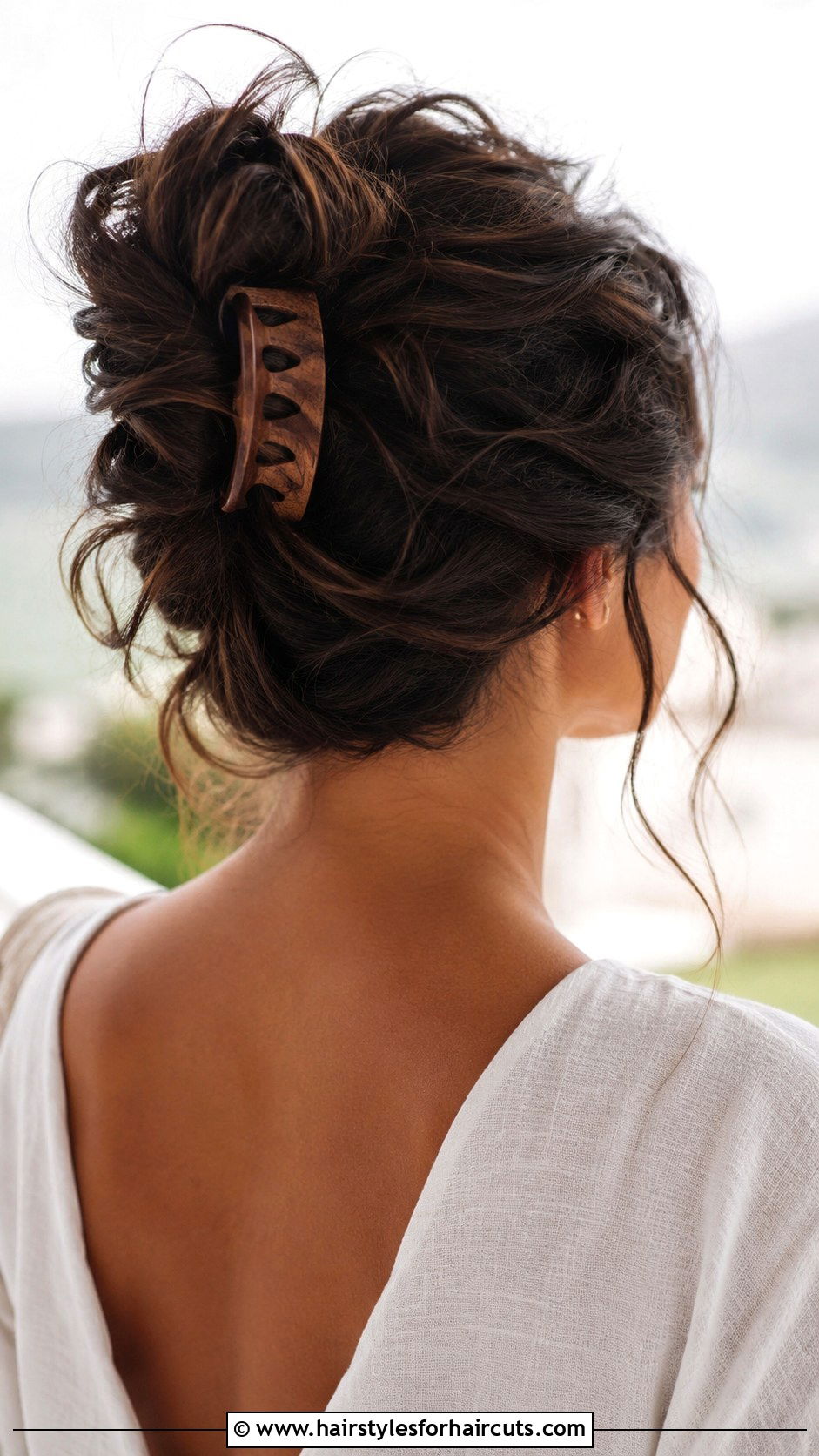 Loose Boho Bun With Hair Comb - 25 hairstyles with hair comb - 25 hairstyles with hair comb