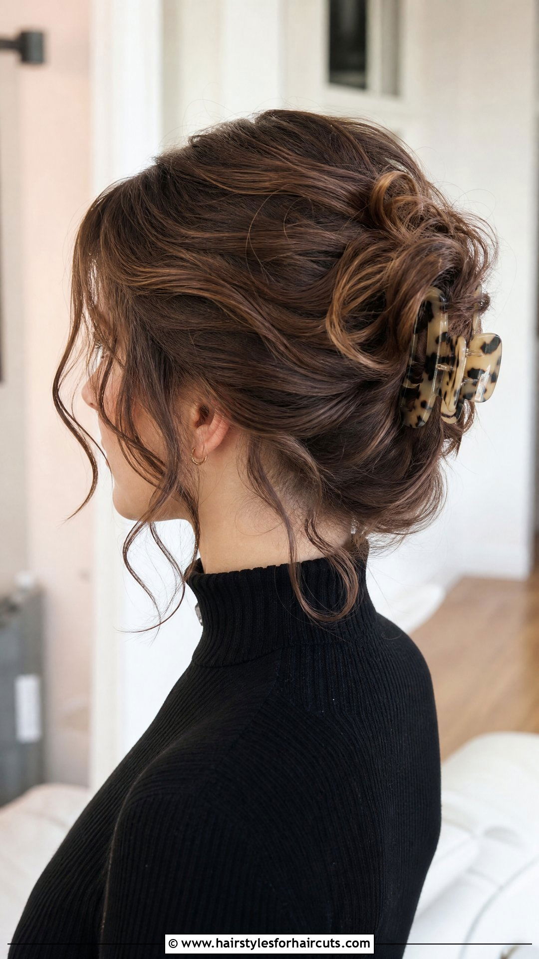 Loose Curls With Claw Clip - 25 cute hairstyles for winter - 25 cute hairstyles for winter