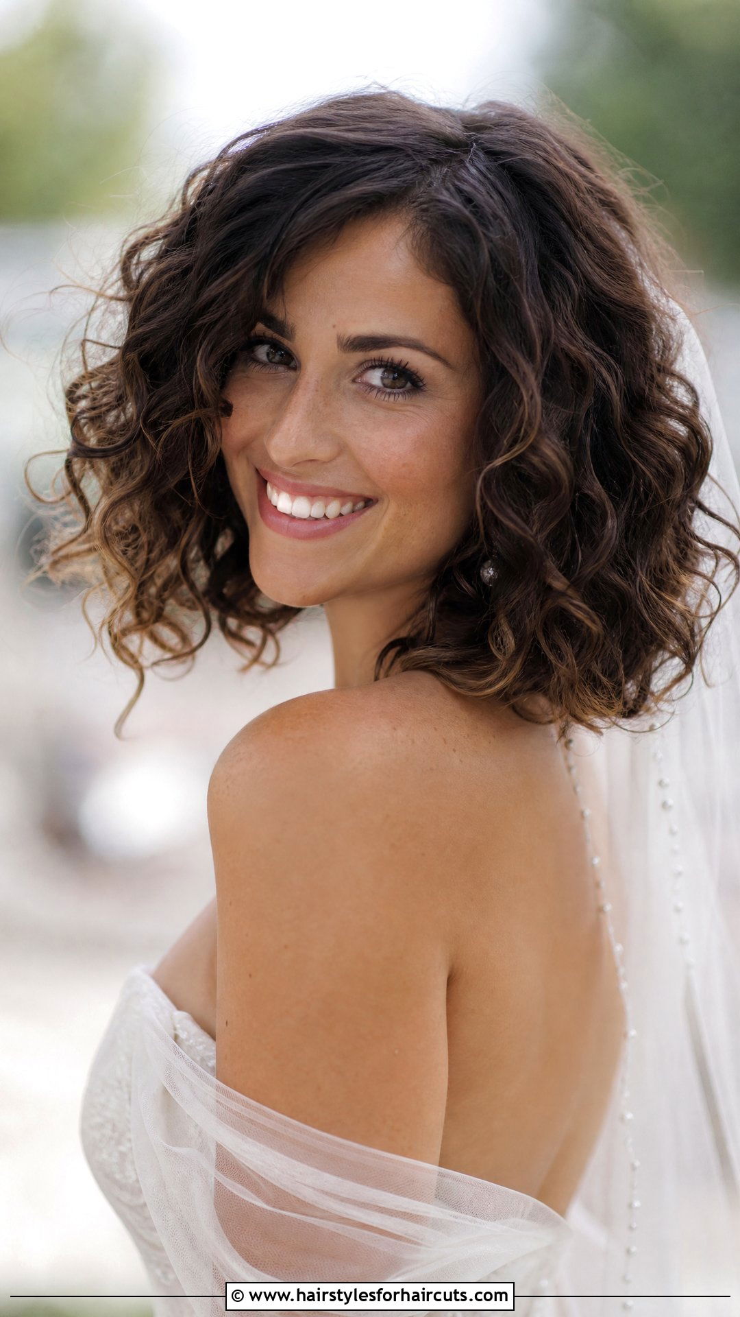 Loose Curly Lob With Fingertip Veil - 25 wedding hairstyles for short hair with veil - 25 wedding hairstyles for short hair with veil