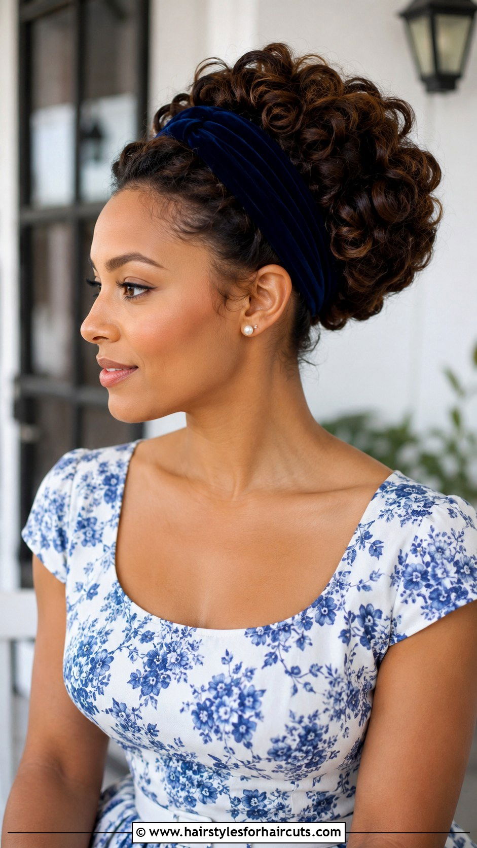 Loose Curly Side Braid - 25 easy hairstyles for curly hair - 25 easy hairstyles for curly hair
