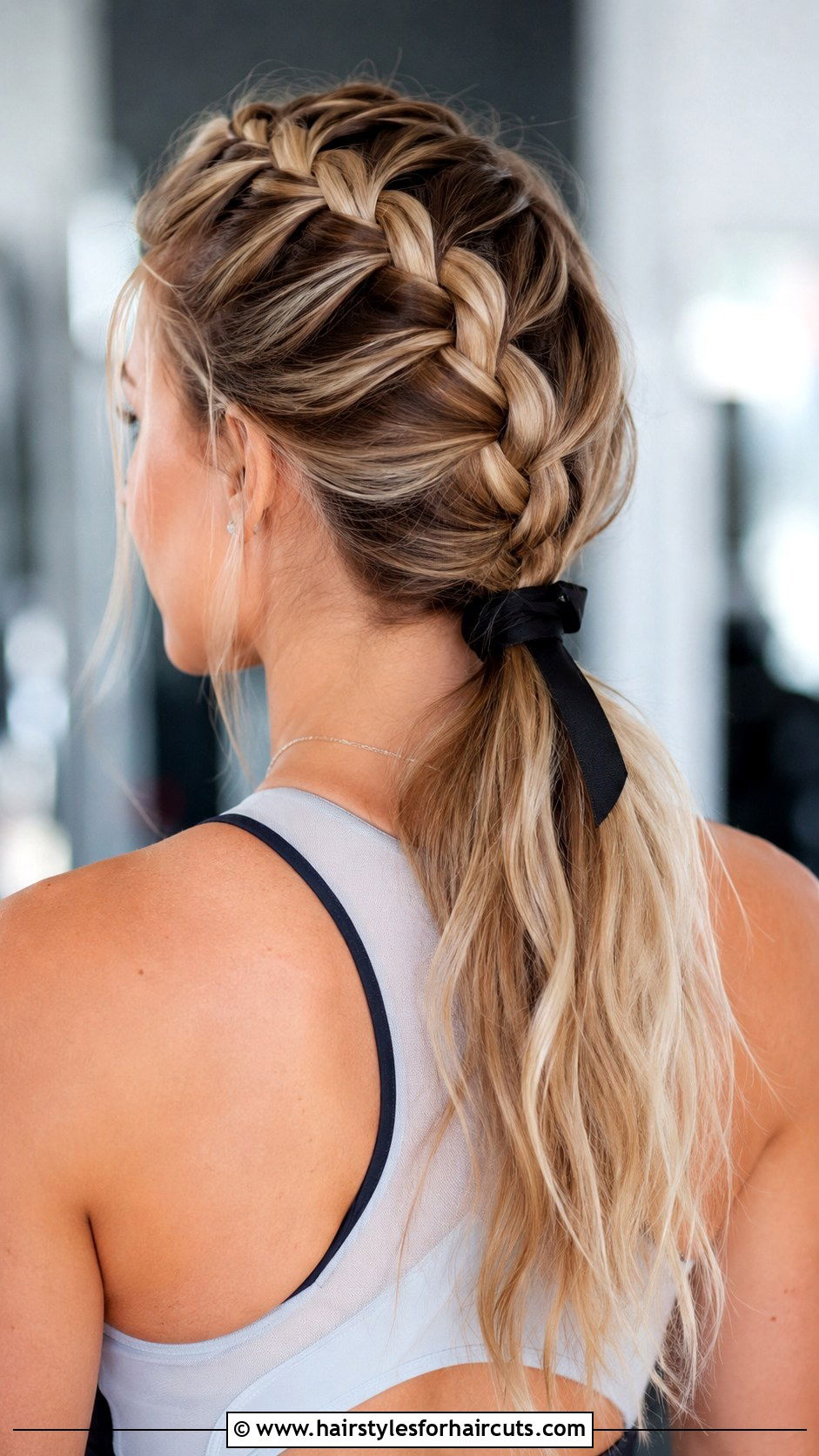Loose Dutch Braid Ponytail - 25 easy hairstyles that wont damage hair - 25 easy hairstyles that won't damage hair