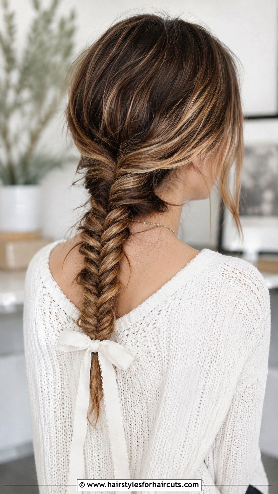Loose Fishtail Braid - 25 easy hairstyles that wont damage hair - 25 easy hairstyles that won't damage hair