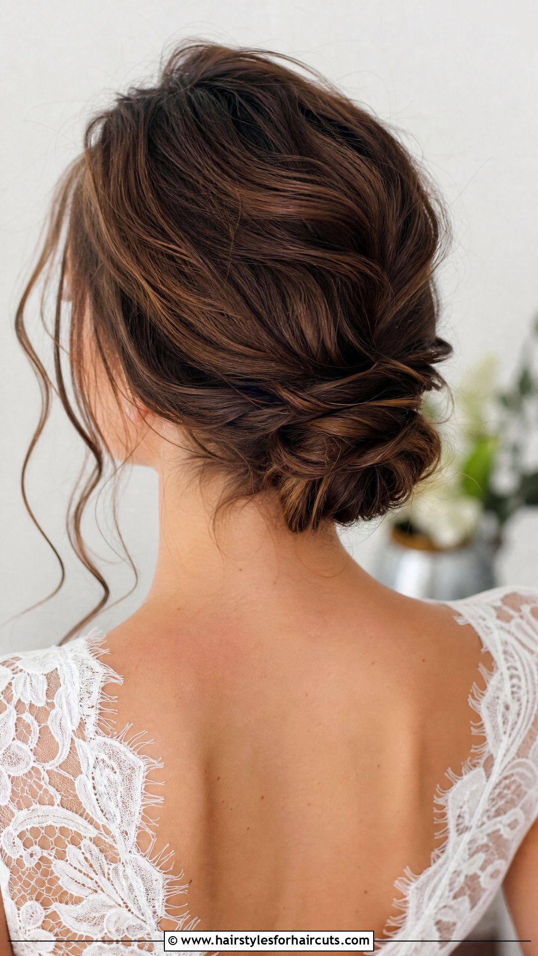 Loose Low Chignon - 25 star hairstyles - 25 star hairstyles