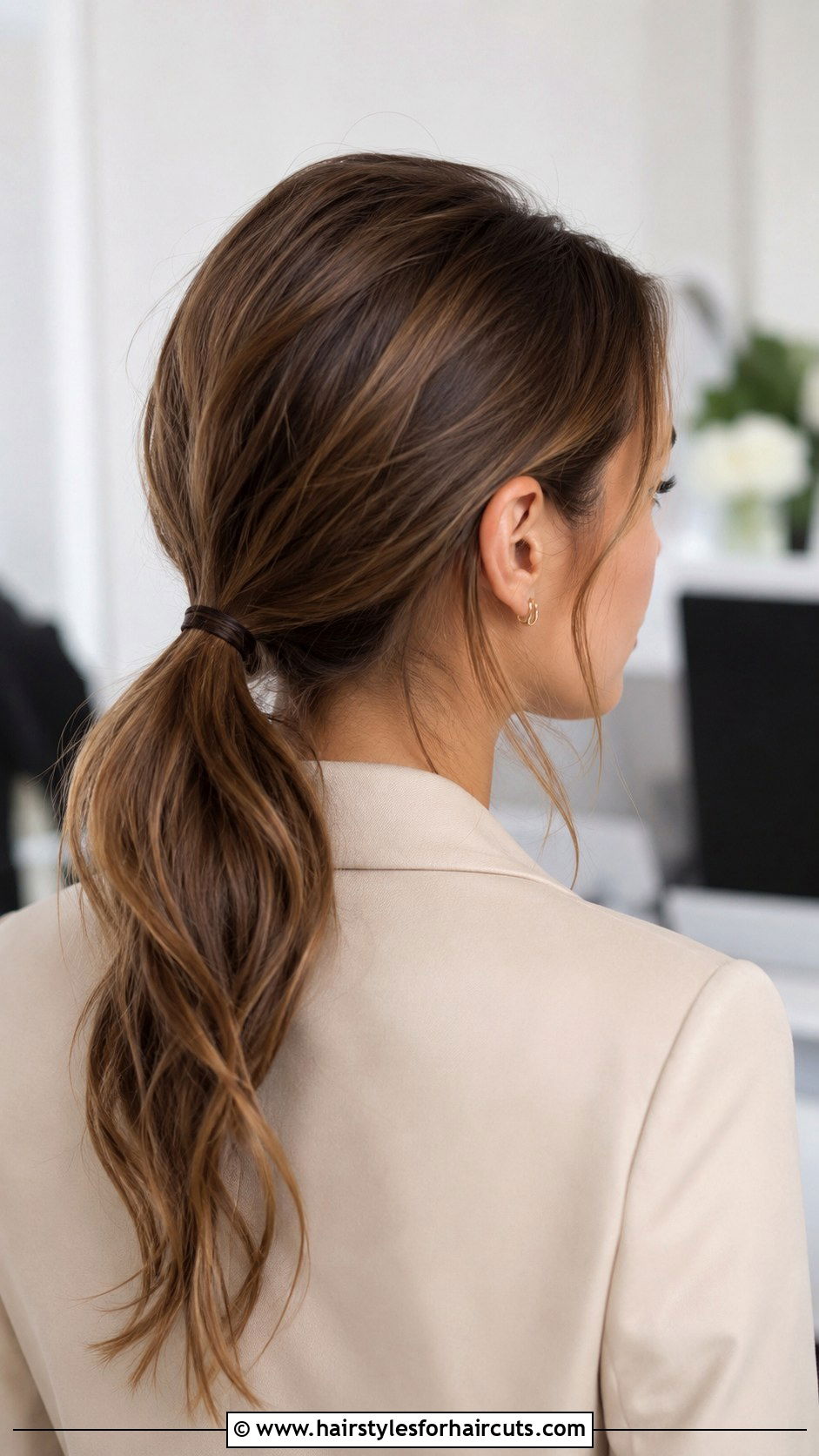 Loose Low Ponytail - 25 hairstyles that make your hair grow - 25 hairstyles that make your hair grow