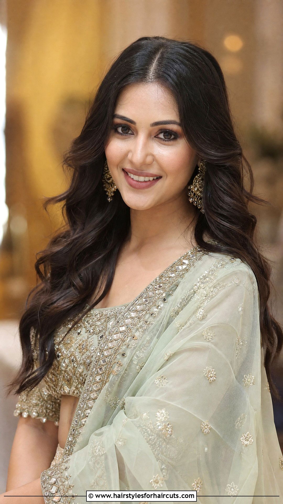 Loose Waves Hairstyle For Lehenga - 25 hairstyles for lehenga - 25 hairstyles for lehenga