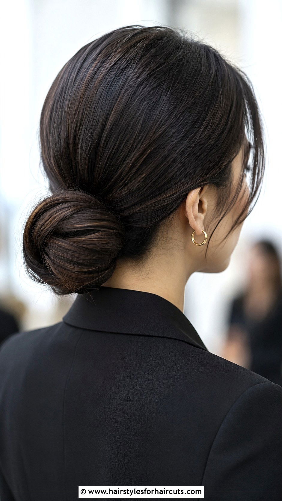Low Bulb Bun - 25 bulb hairstyles - 25 bulb hairstyles