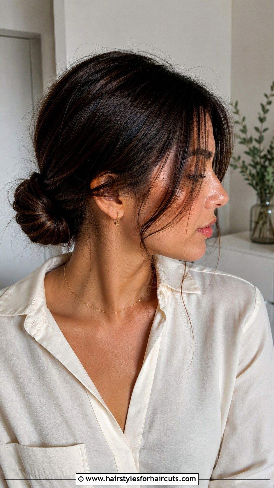 Low Bun With Face Framing Pieces - 25 easy hairstyles for medium hair no braids - 25 easy hairstyles for medium hair no braids