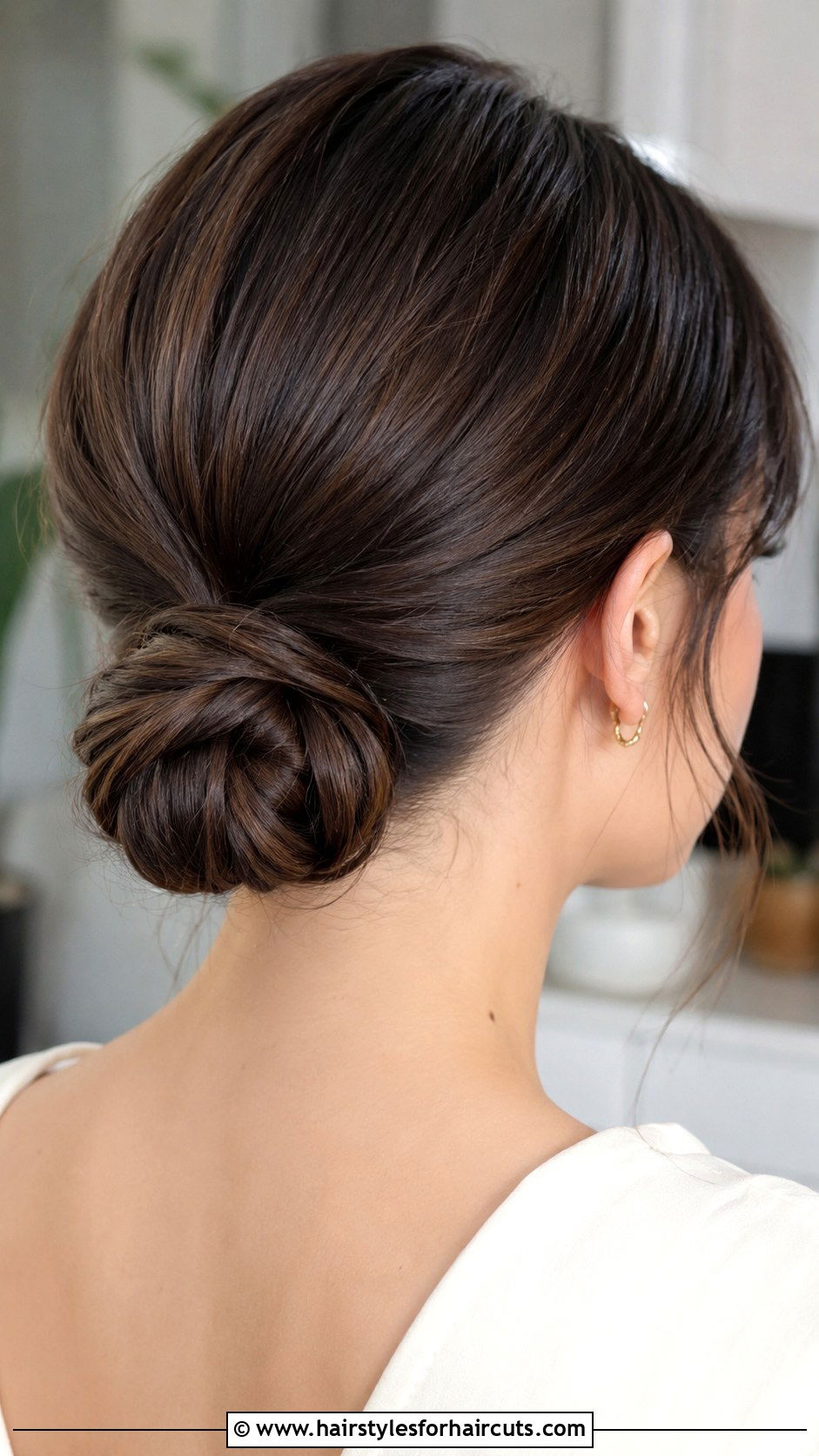 Low Chignon - 25 easy hairstyles for school - 25 easy hairstyles for school