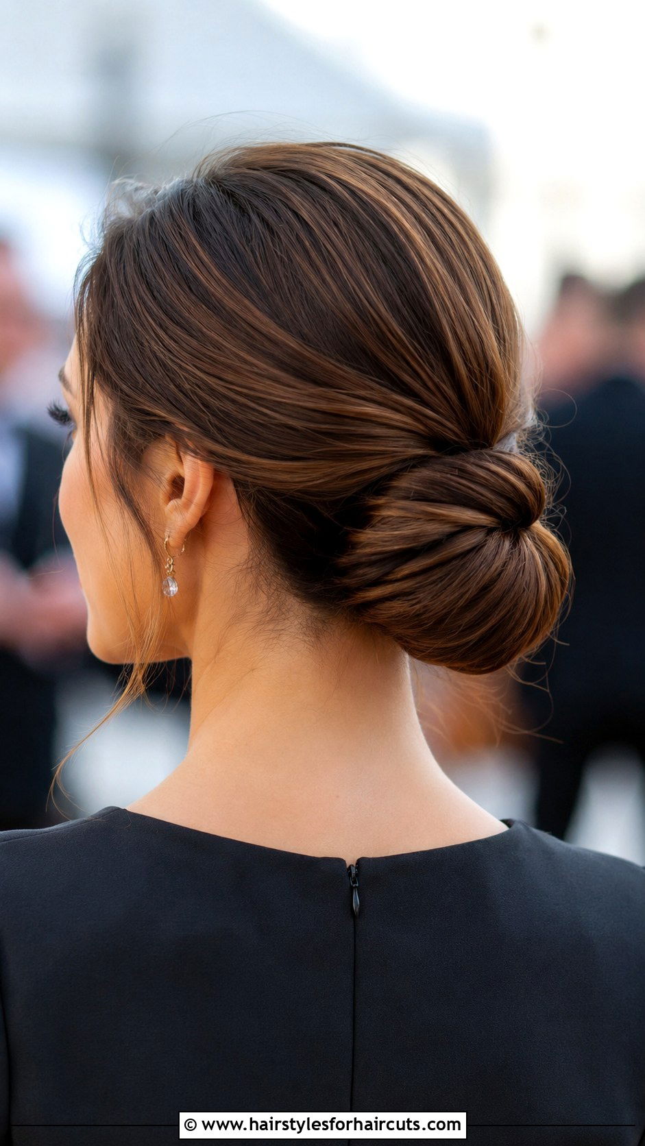 Low Chignon - 25 graduation hairstyles - 25 graduation hairstyles