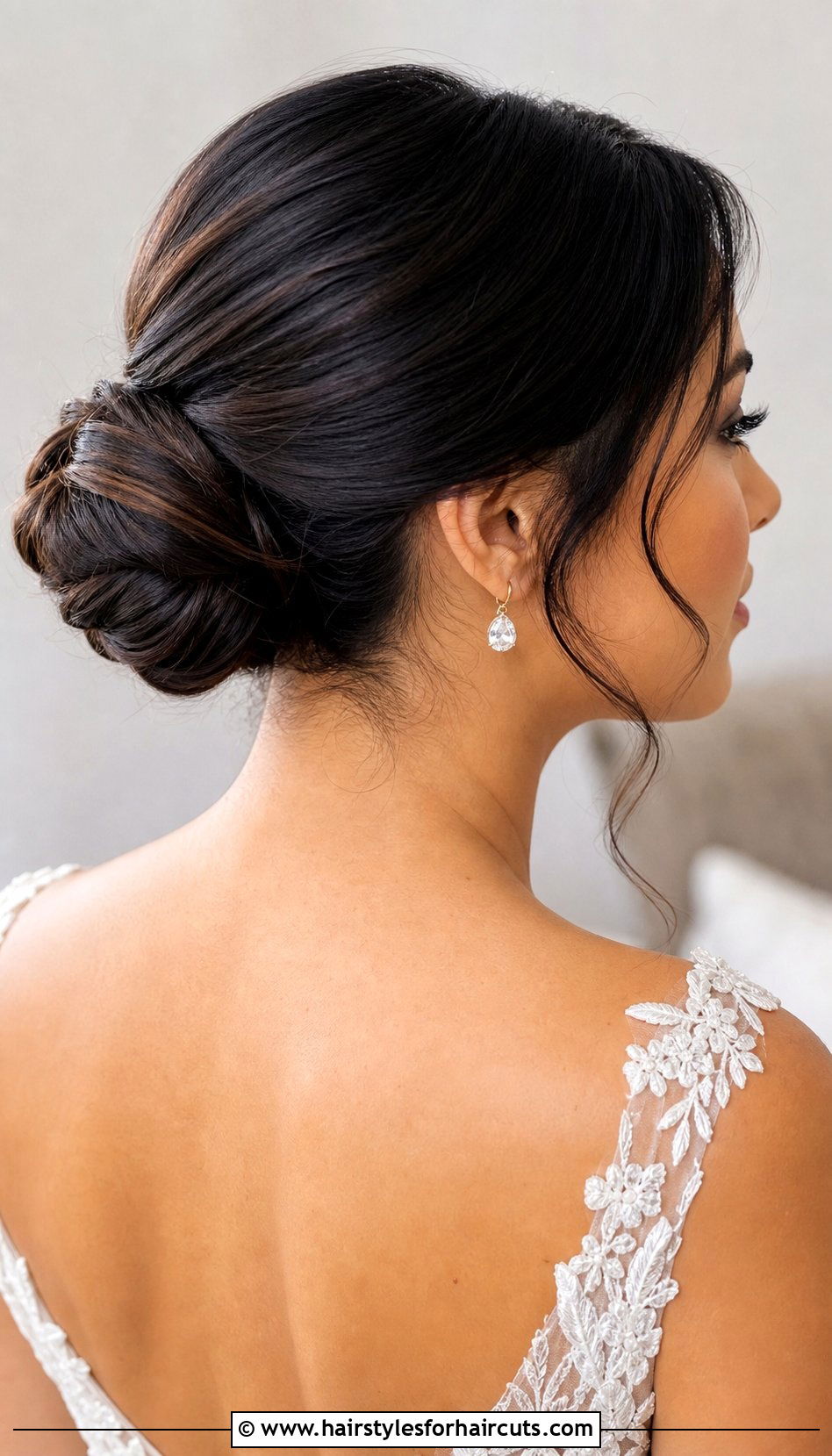 Low Chignon Straight Hair With Soft Edges - 25 hairstyles with edges straight hair - 25 hairstyles with edges straight hair