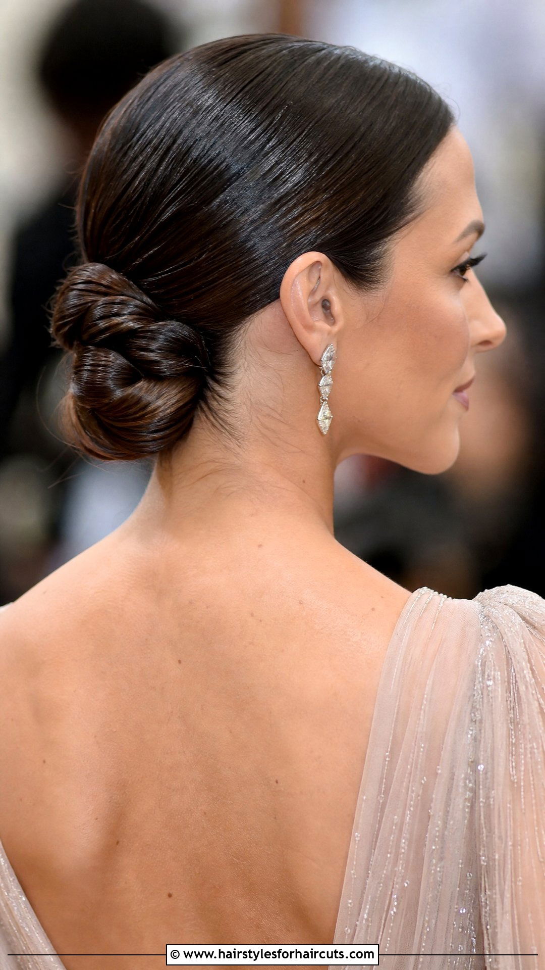 Low Chignon Updo - 25 cute hairstyles for brown hair - 25 cute hairstyles for brown hair