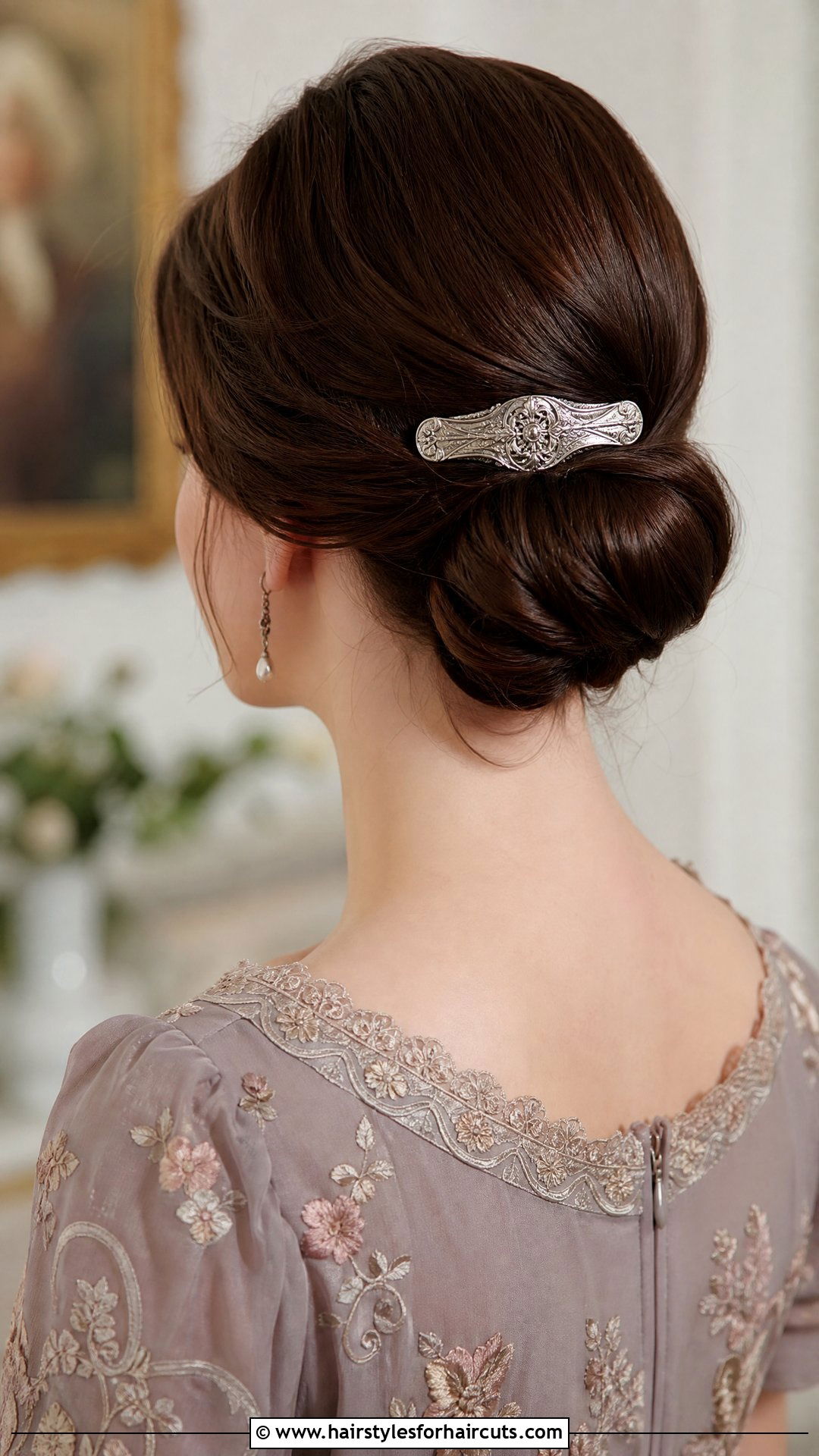 Low Chignon With Vintage Barrette - 25 hairstyles with barrettes - 25 hairstyles with barrettes